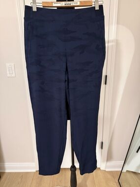 Athleta Navy Blue Camo Print Active Pants
